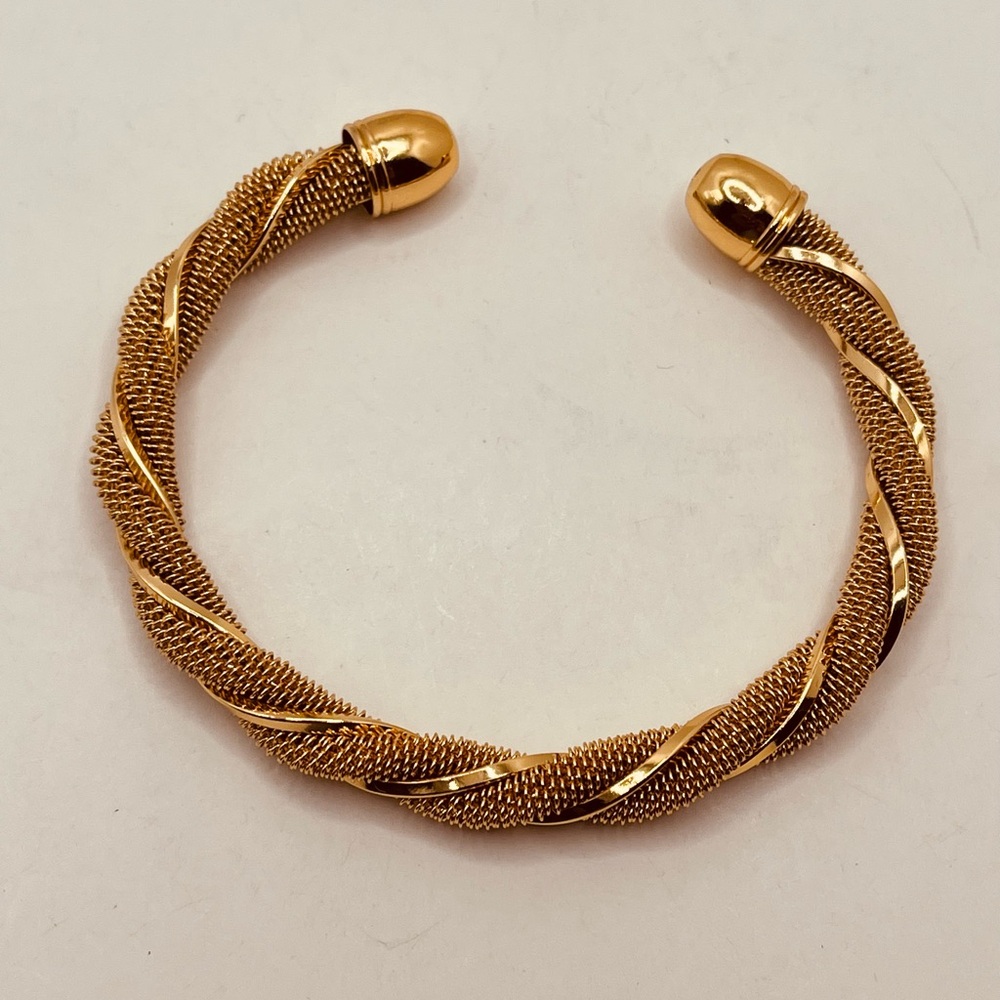 Gold plated bracelet for women vintage design